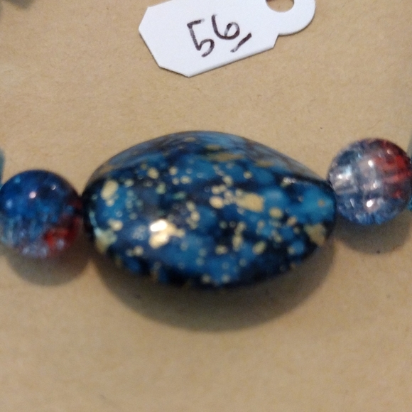 Artemis's Gems custom-made beaded bracelet with large gold and blue gem - Picture 3 of 4